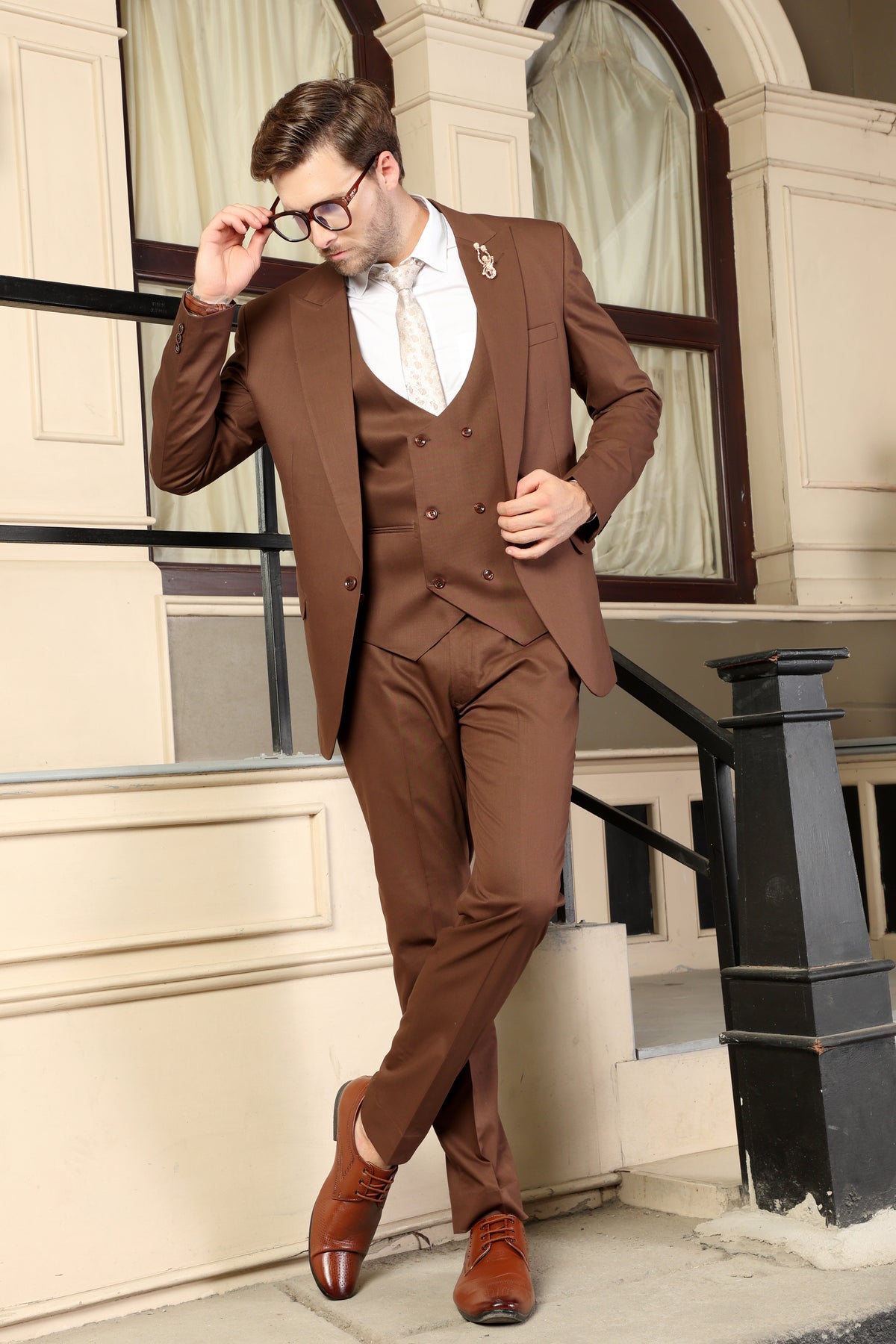 Hallen Brown 3PC Suit