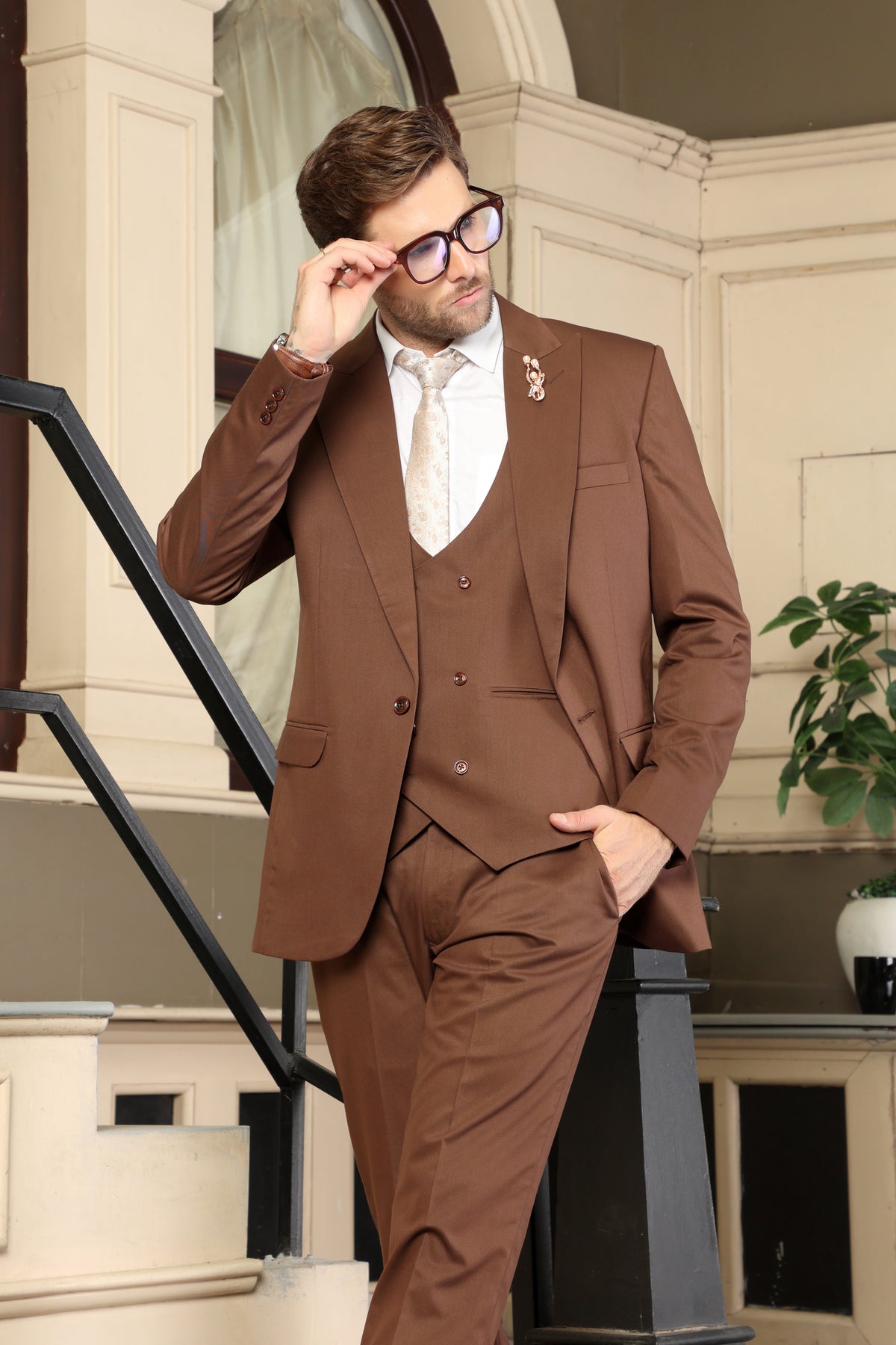 Hallen Brown 3PC Suit
