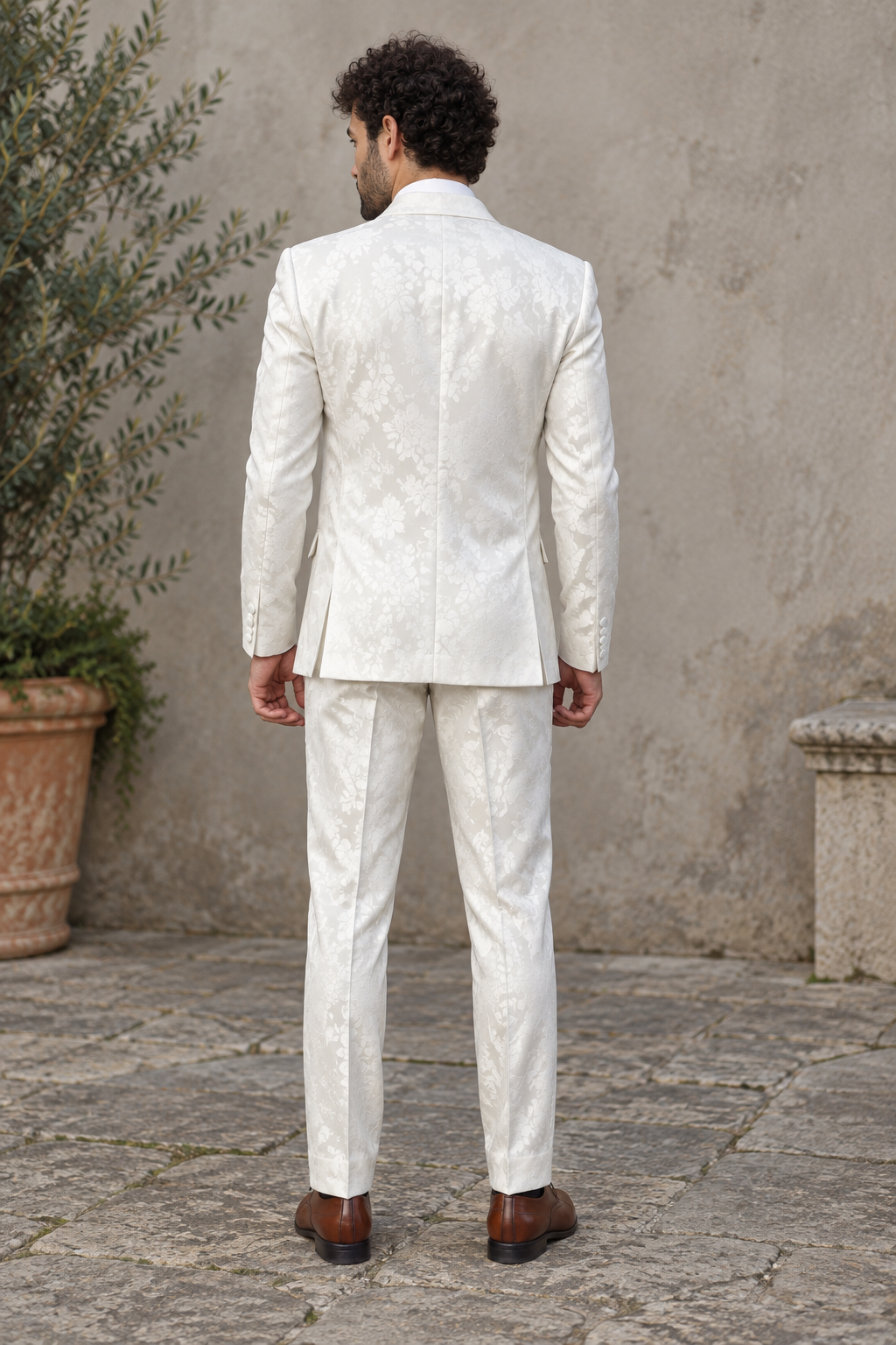 Vale White 2PC Suit
