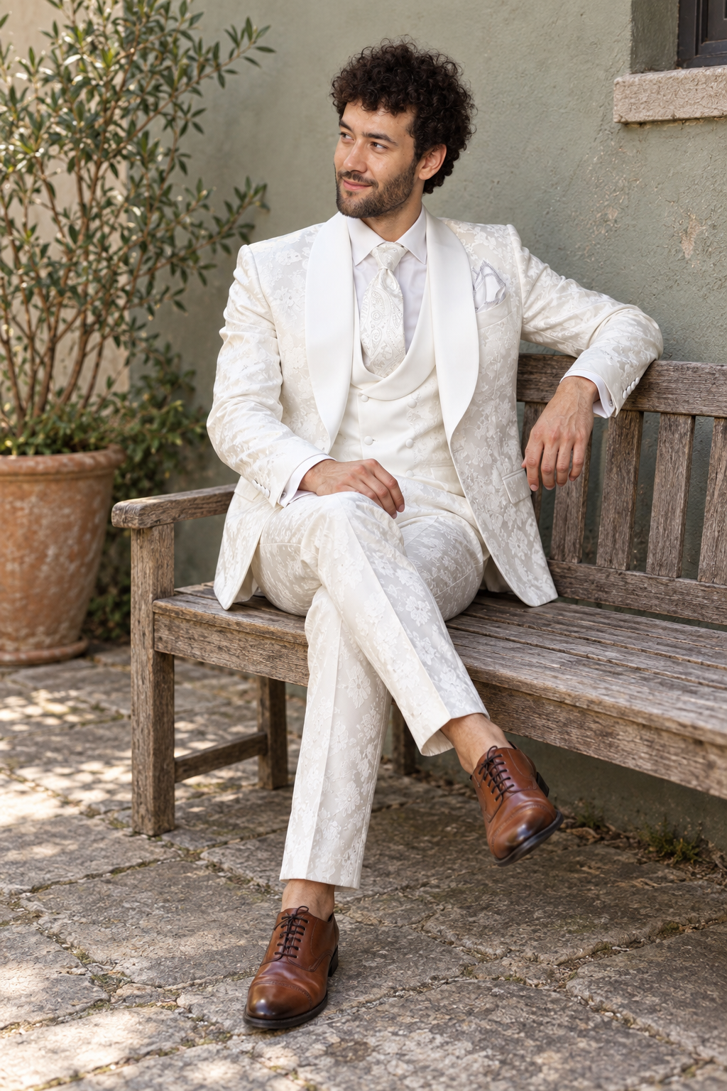 Vale White 2PC Suit
